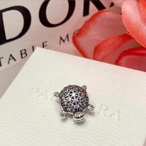 🌹🍃Authentic Pandora Sparkling Clear Pave’ Sea Turtle Sterling Silver Charm🍃🌹